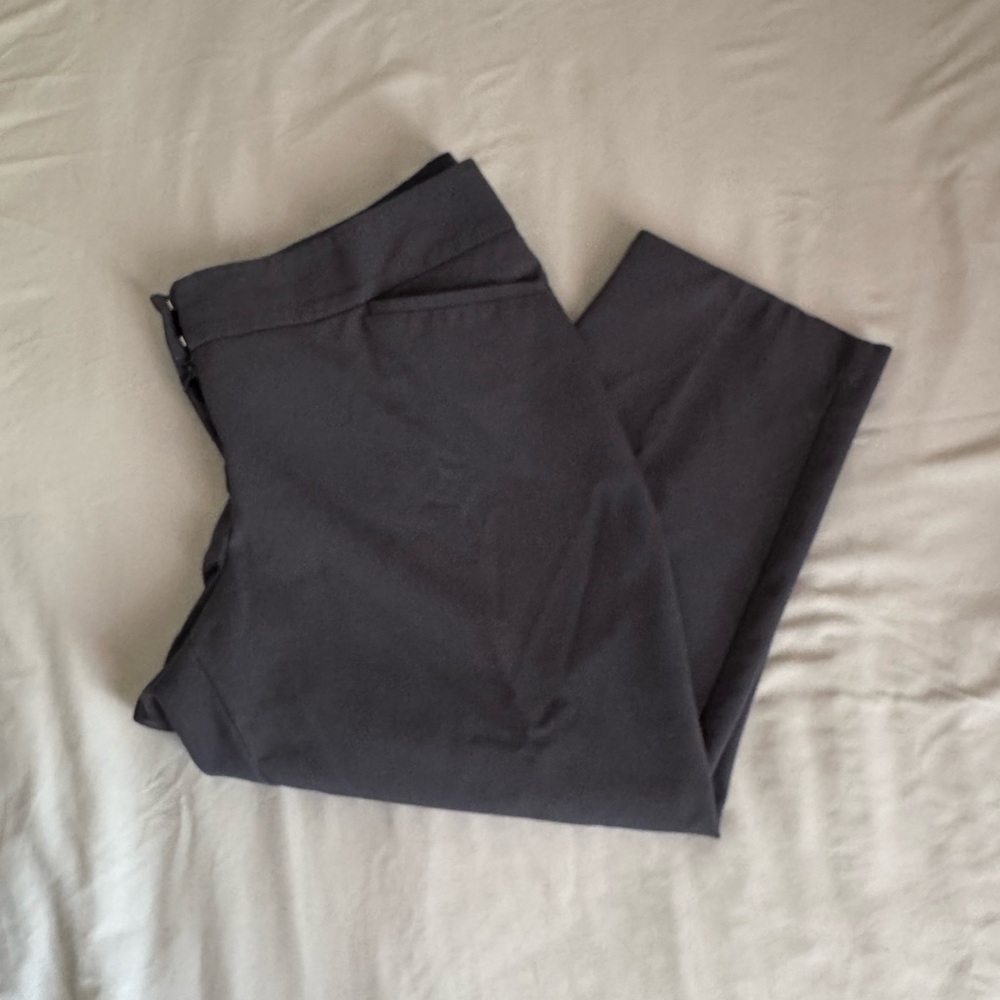 Apt. 9 black pocketed capris